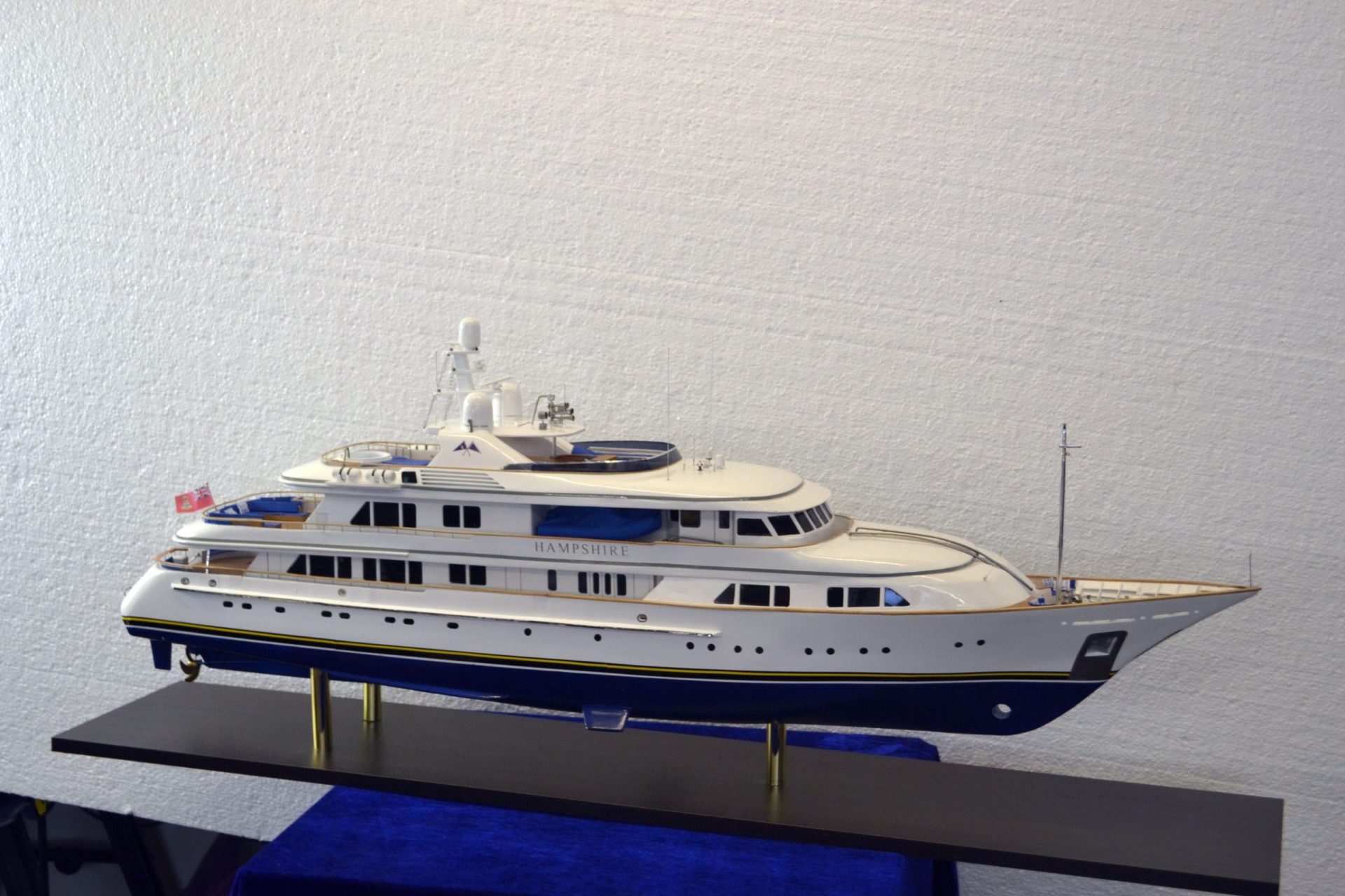 1492-6721-My-Hampshire-Custom-Built-Model-Yacht-scaled