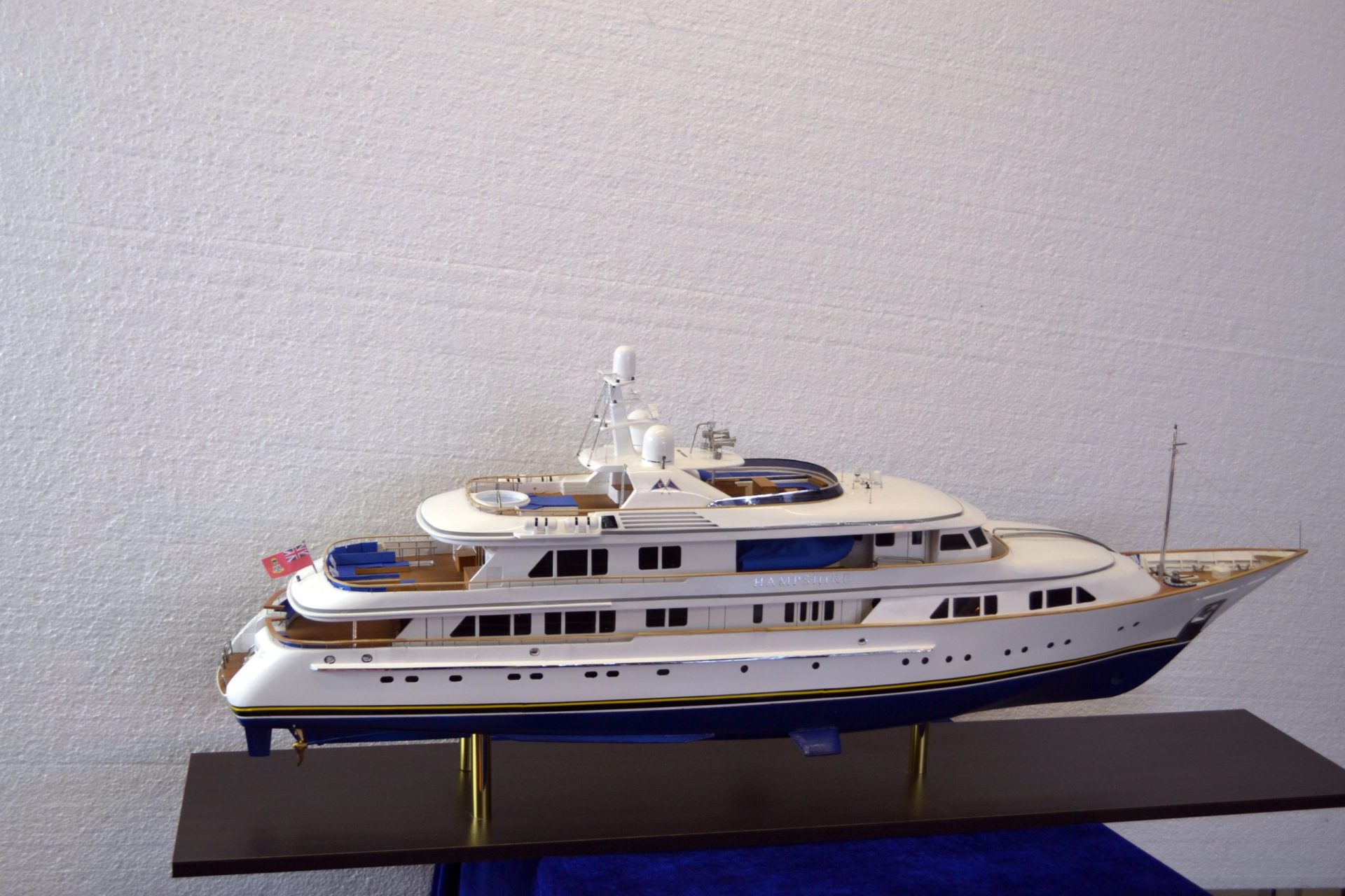 1492-6723-My-Hampshire-Custom-Built-Model-Yacht-scaled