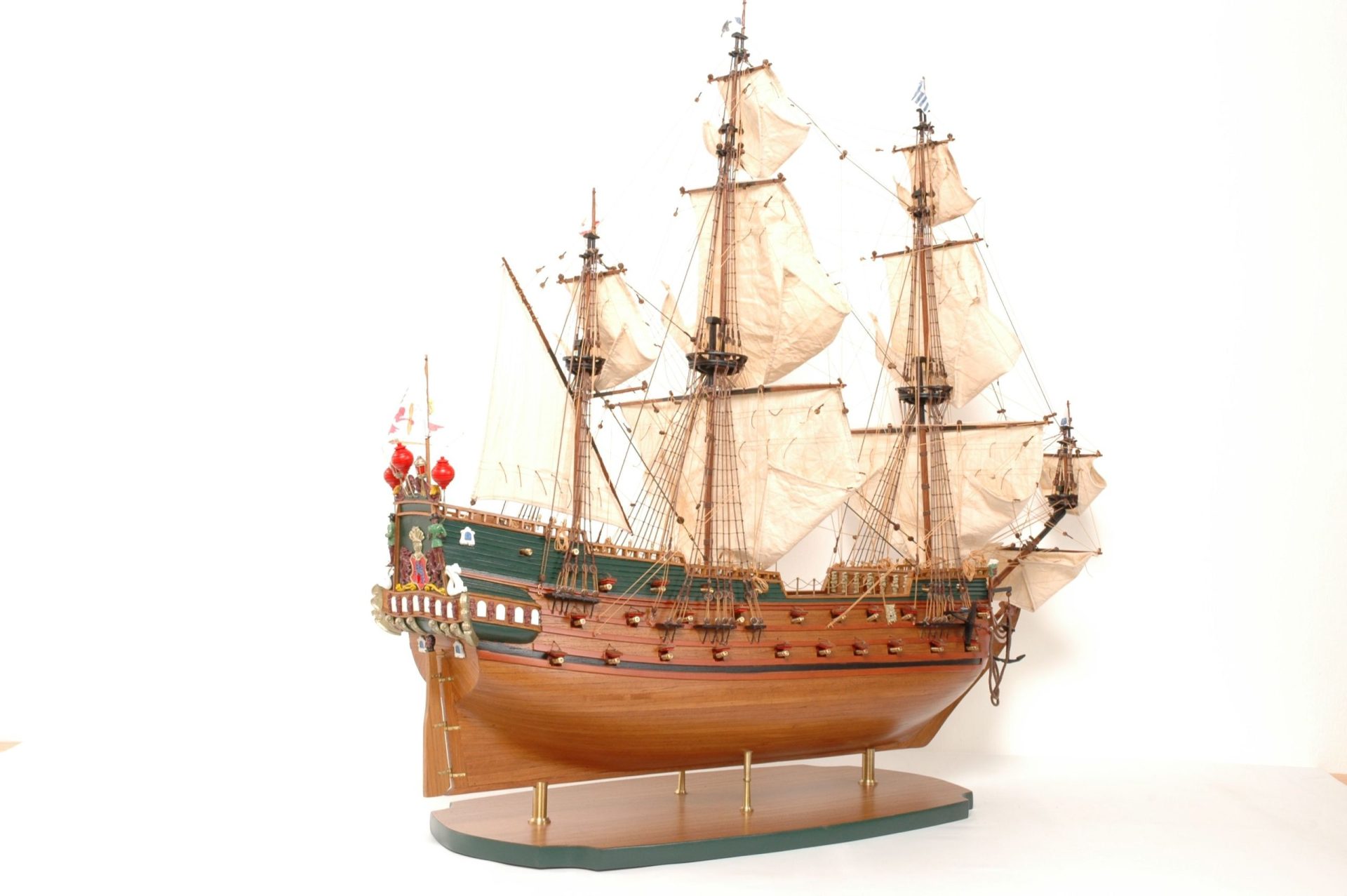 152-8210-Wappen-von-Hamburg-Ship-Model-Superior-Range-scaled