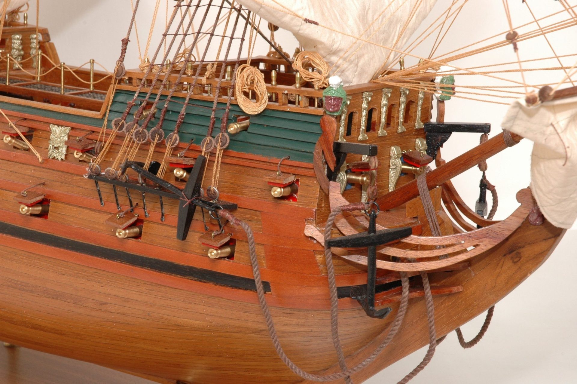 152-8220-Wappen-von-Hamburg-Ship-Model-Superior-Range-scaled