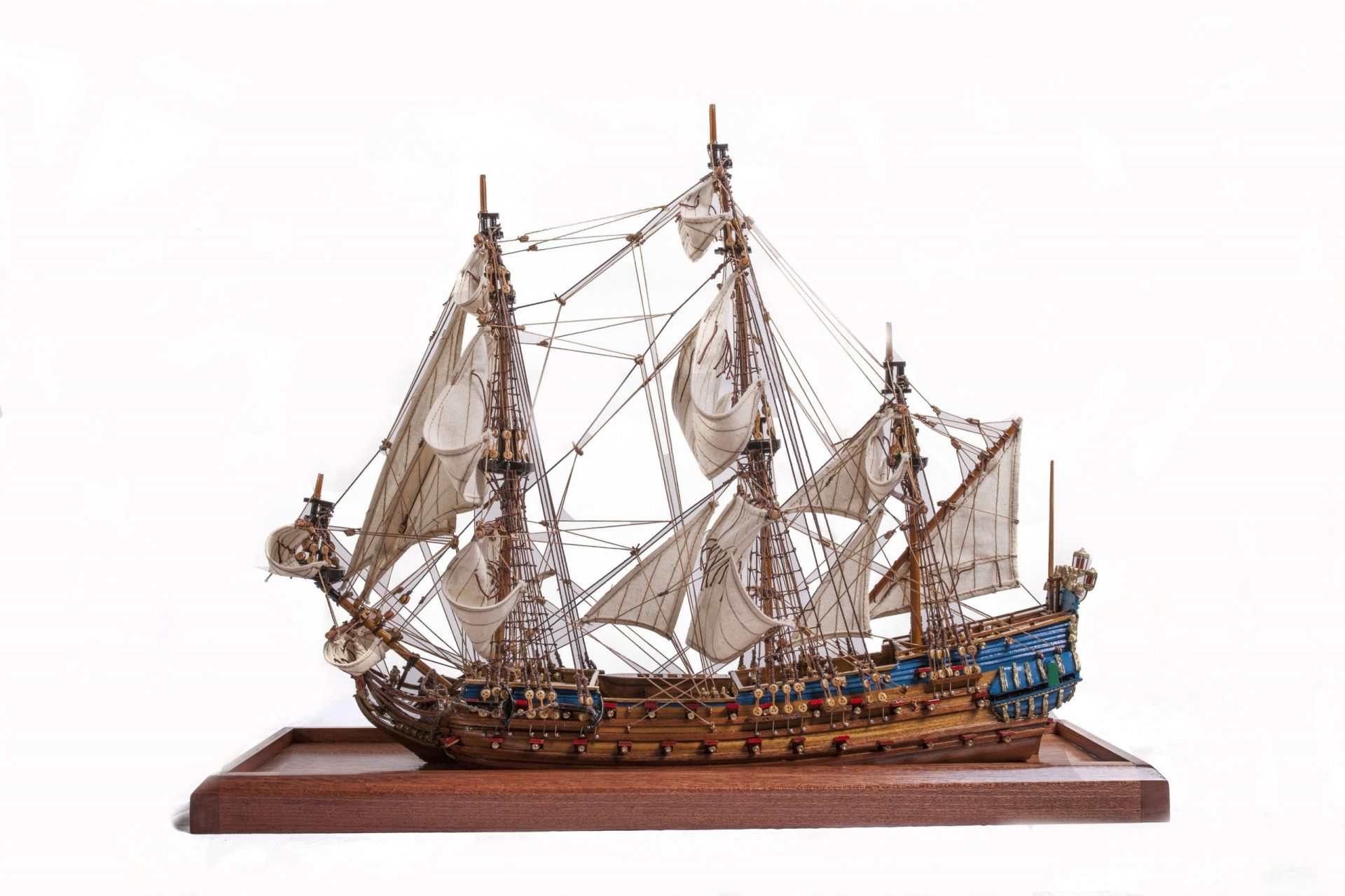 1520-9040-Eendracht-Waterline-scaled