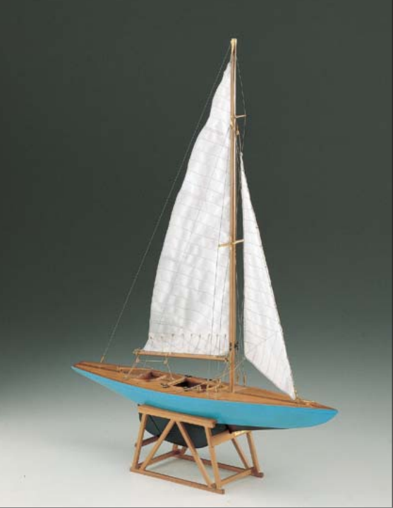 J-Class 5.5 Kit Model Boat Kit - Corel
