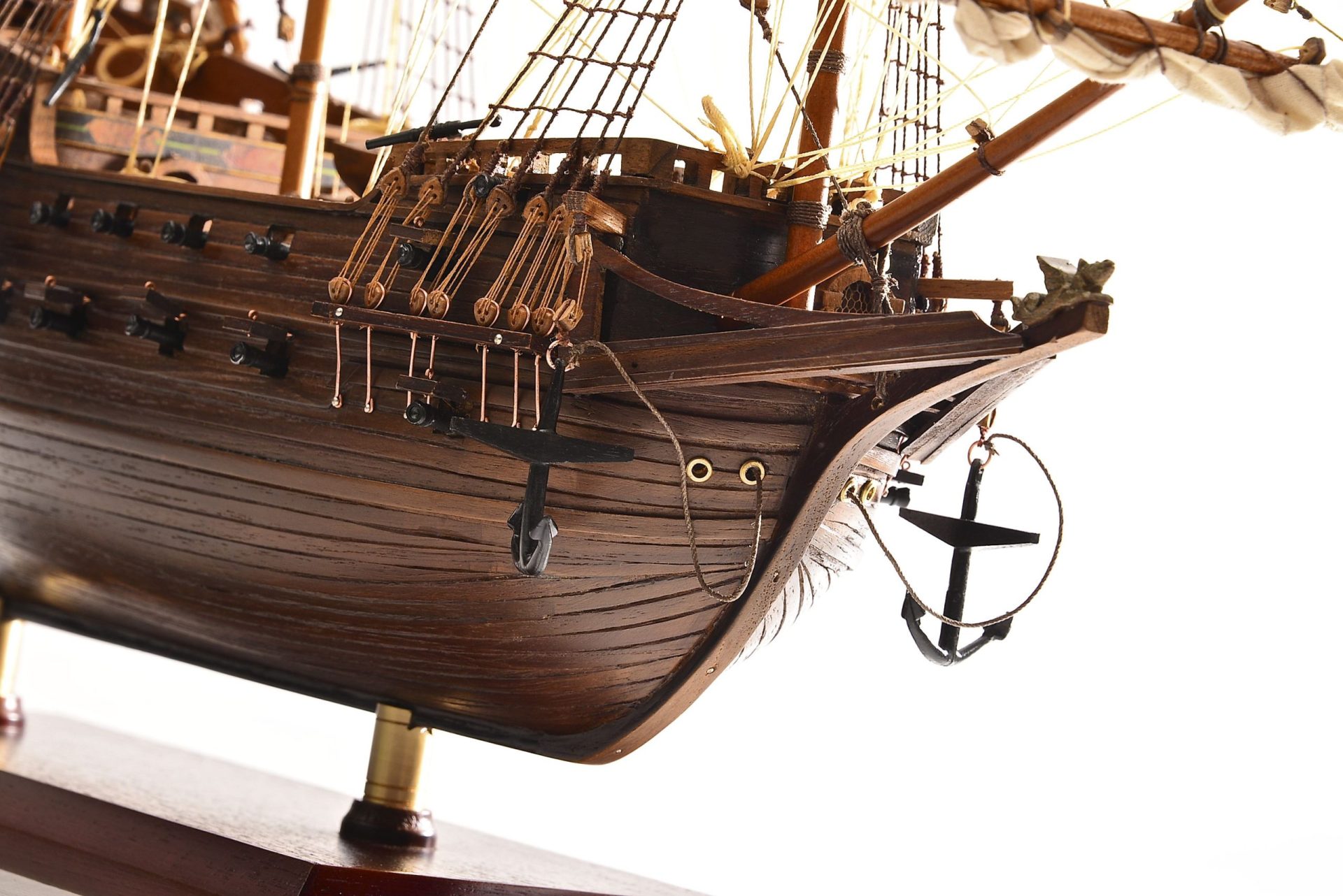 1803-10773-Hms-Revenge-Model-Ship-scaled