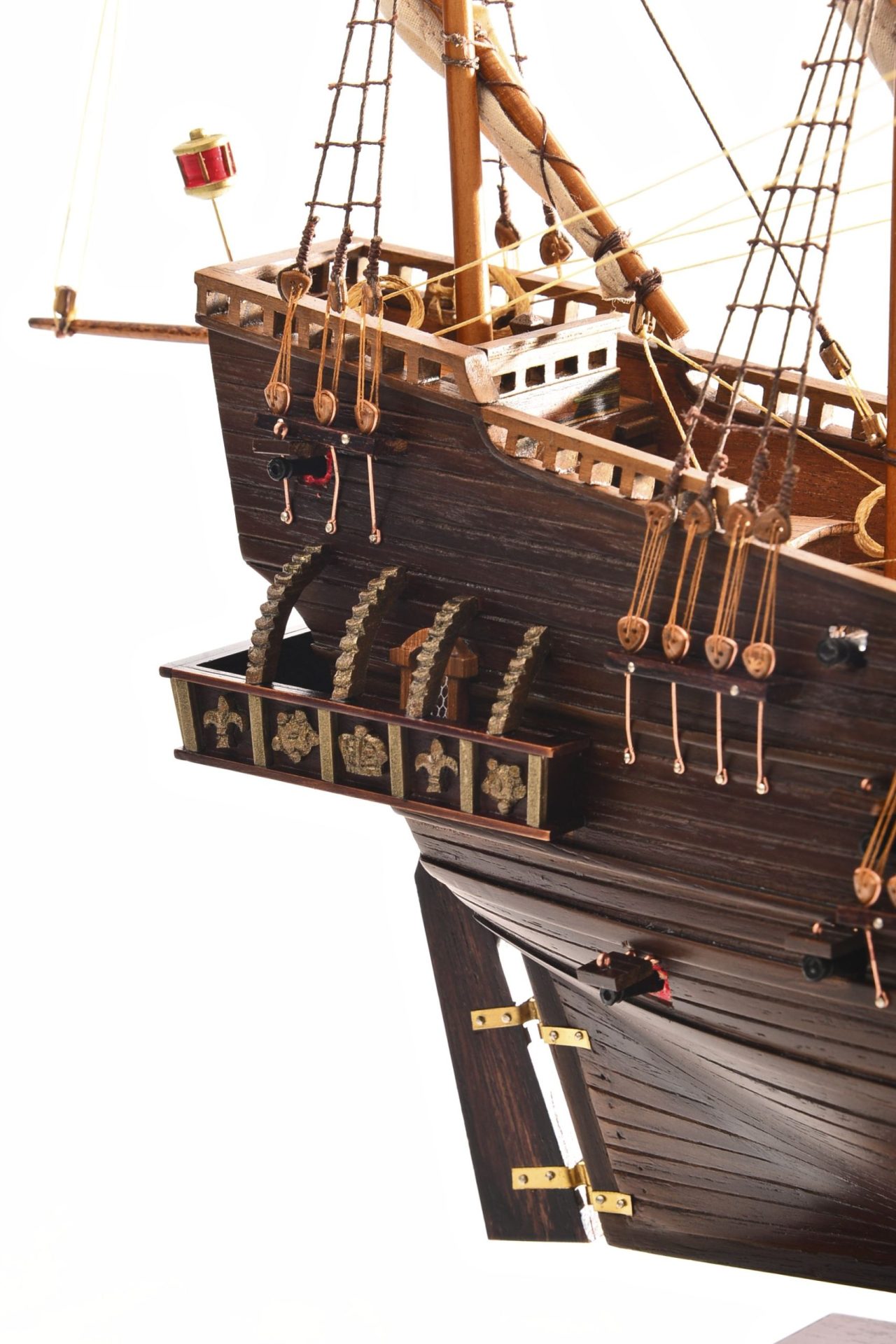 1803-10776-Hms-Revenge-Model-Ship-scaled