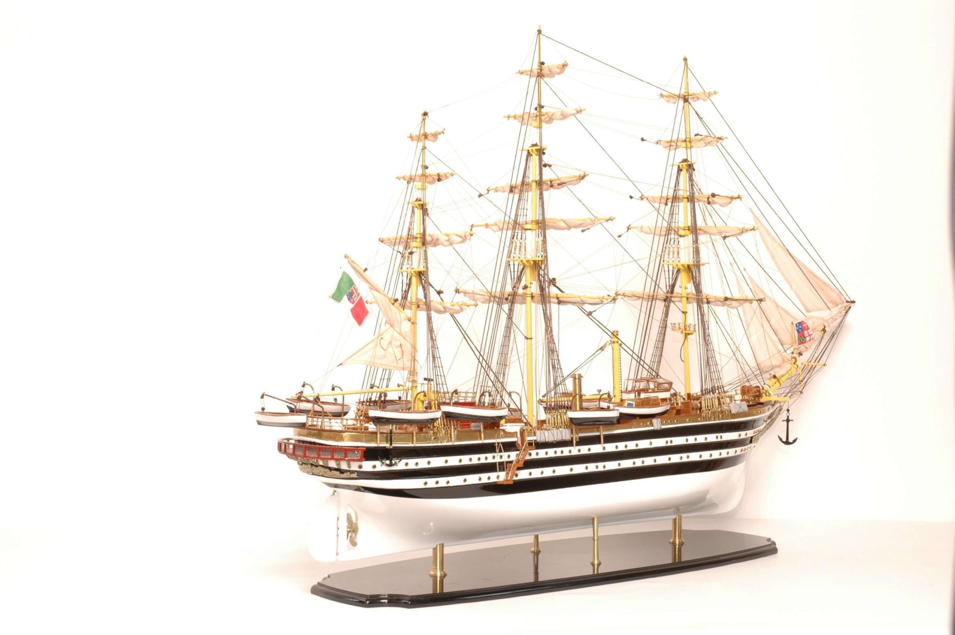 498-4212-Amerigo-Vespucci-Model-Ship-Superior-Range-scaled
