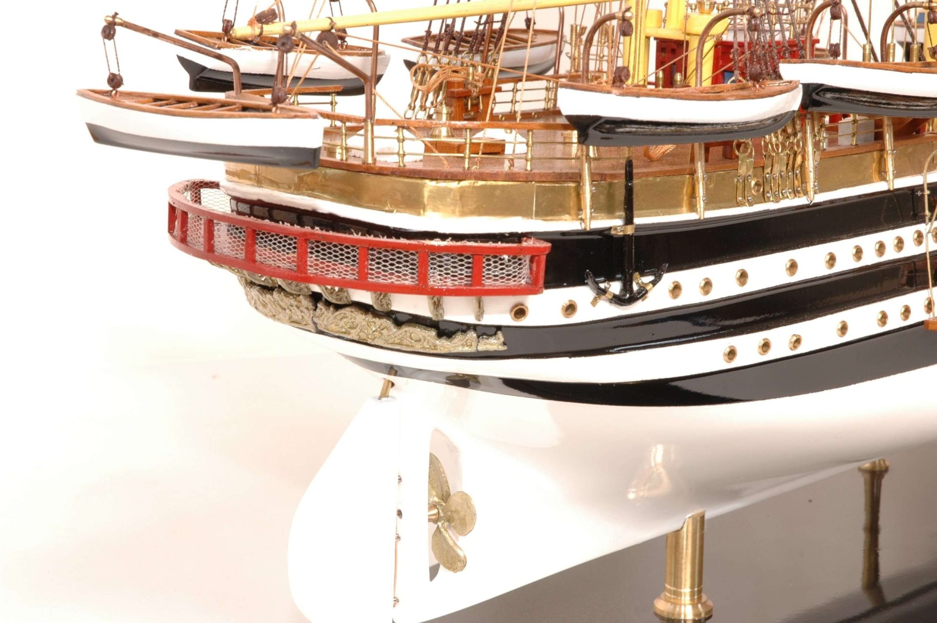 498-4218-Amerigo-Vespucci-Model-Ship-Superior-Range-scaled