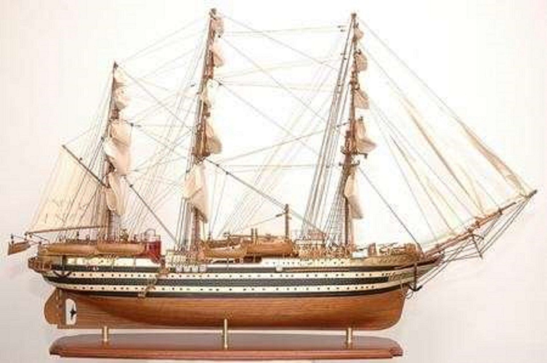 498-7770-Amerigo-Vespucci-Model-Ship-Superior-Range-scaled