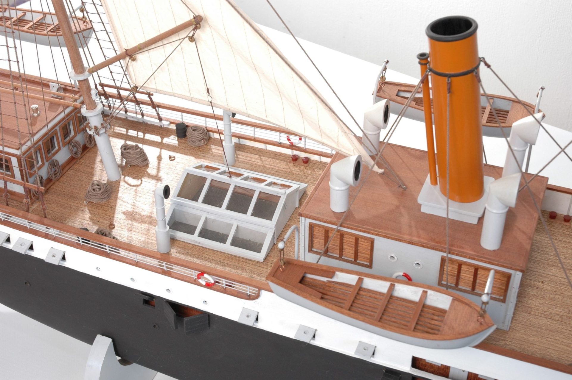 671-6328-G-G-Loudon-Ship-Model-Small-Premier-Range-scaled