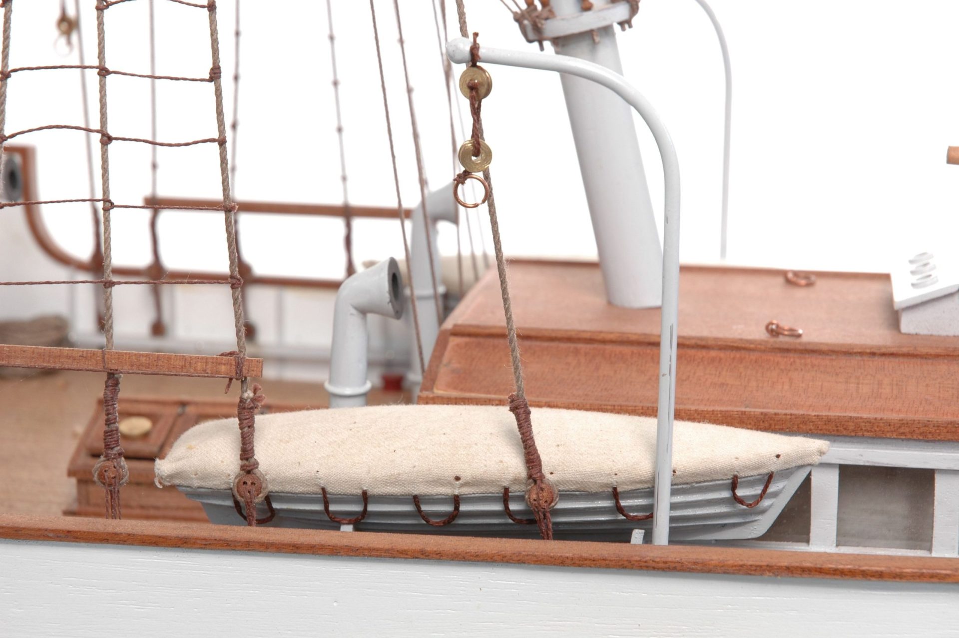 671-6338-G-G-Loudon-Ship-Model-Small-Premier-Range-scaled