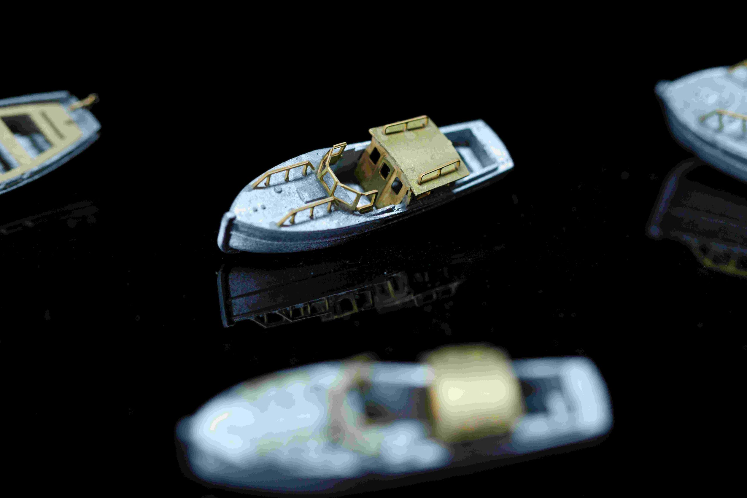 OcCre-Maqueta_de-madera_barco_prinz_eugen_1_200_barcas_fondo_negro-1-scaled