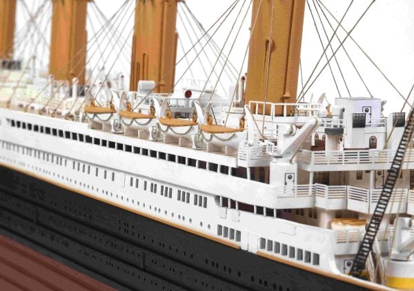 Titanic Model Ship Kit – Occre (14009)