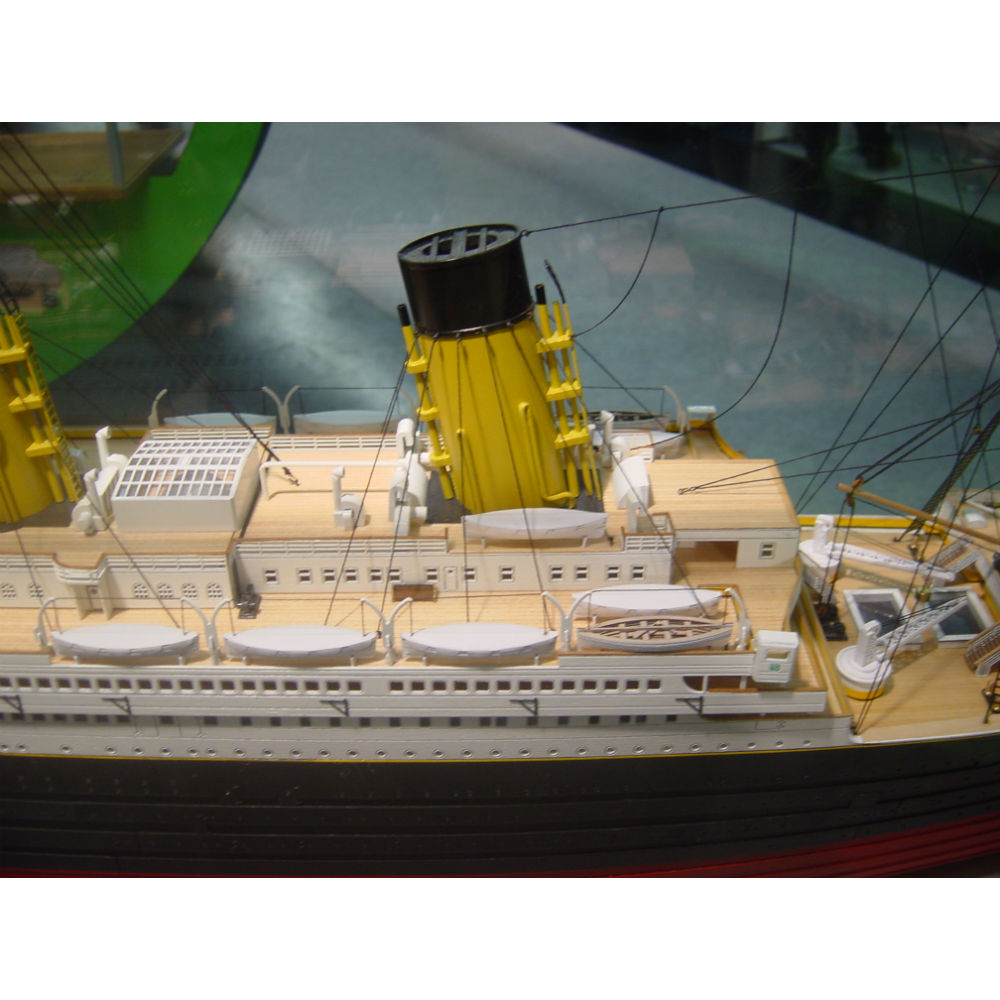 Titanic Model Kit No 4 (Upper Superstructure) - Mantua Models (728)