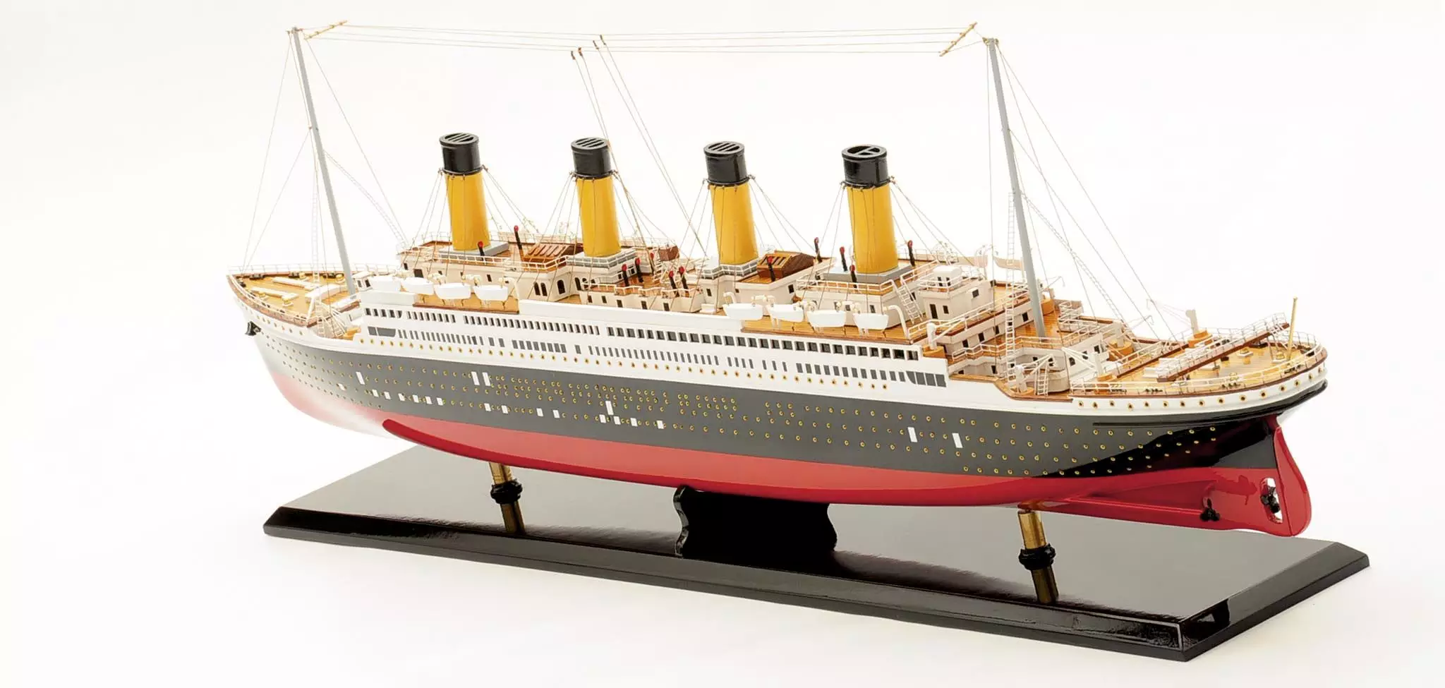31.5 Inches Details about   IN STOCK!! RMS Titanic Wooden Model 
