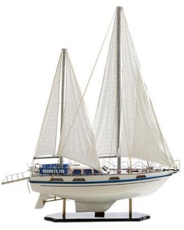 Colvic Victor 40 model yacht