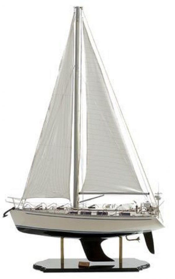 Hemith III model yacht