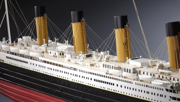 Titanic Model Ships Kit  Amati (1606)