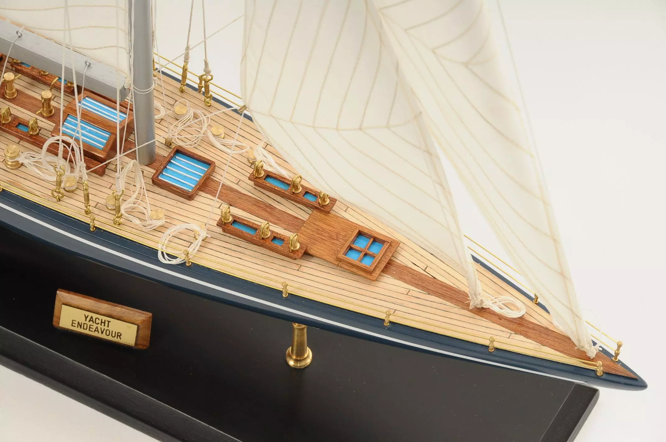 model wooden sailing yachts