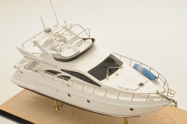 Azimut 50 Model Yacht