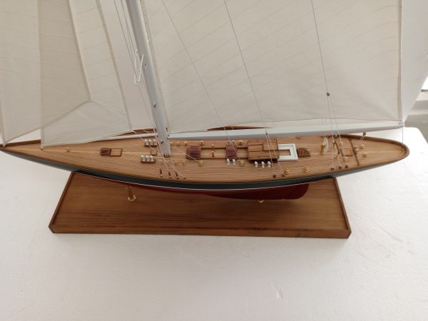Shamrock Model Yacht (Superior Range) - PSM