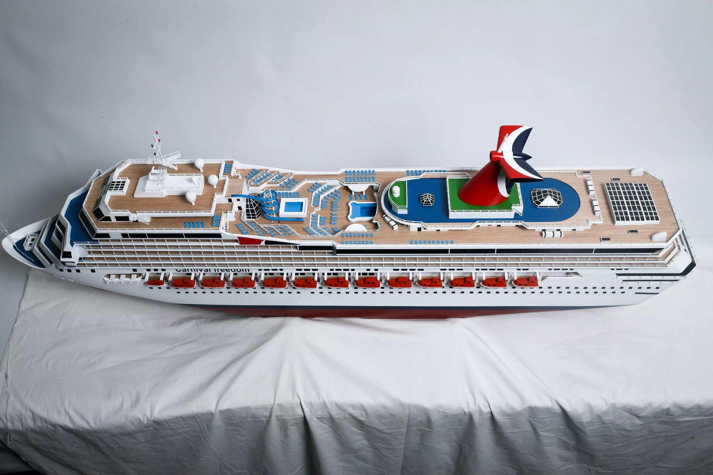Carnival Cruise Line Imagination Cruise Ship Model 10.5” Resin Hand Painted JJ5 