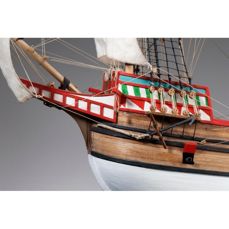 Golden Hind Model Boat Kit - Dusek (D017)