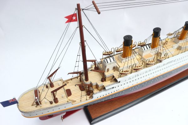 Titanic Model Ship - GN