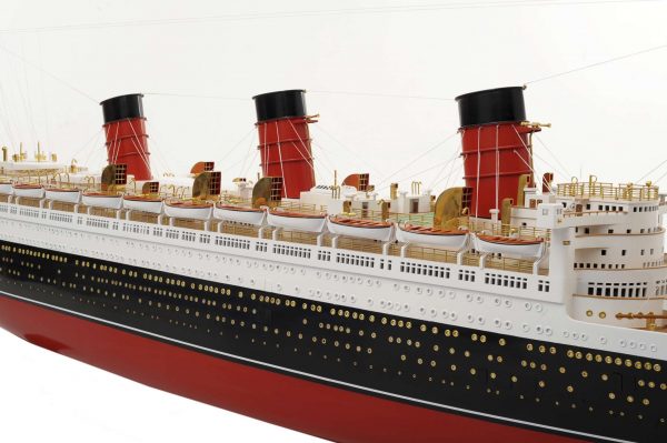 RMS Queen Mary Model
