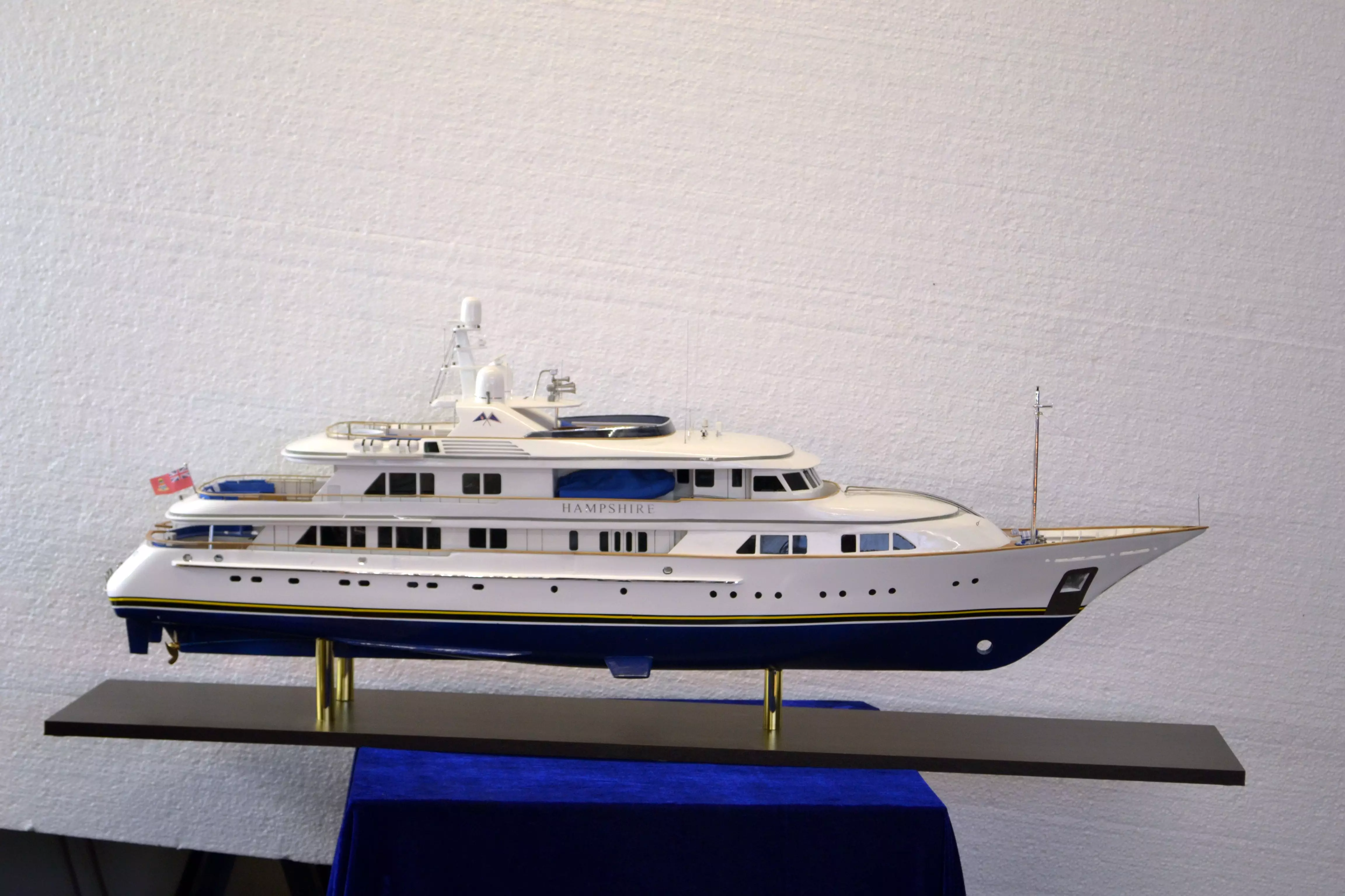 Hampshire Motor Yacht model Boat