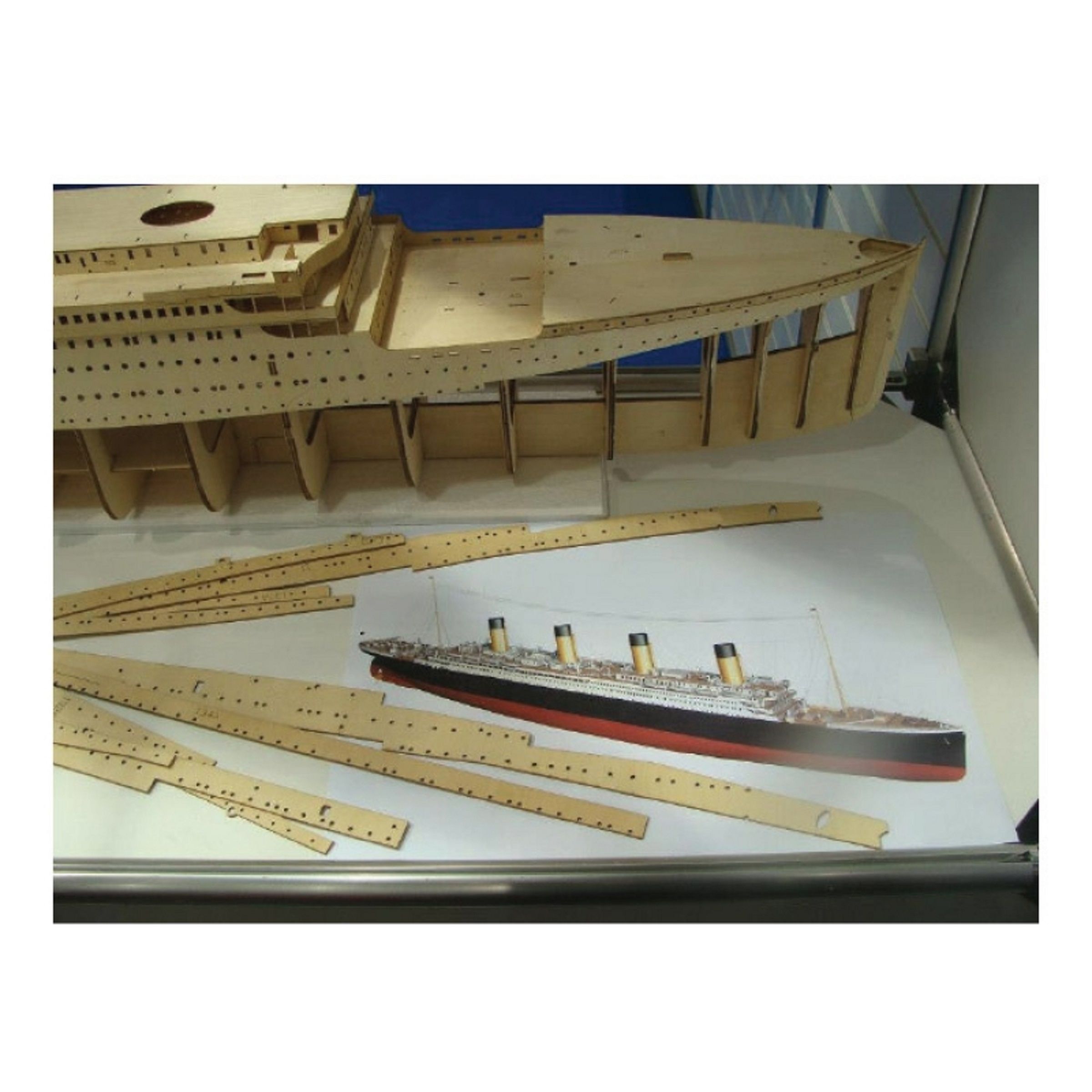 Titanic Model Boat Kit - Billing Boats (B510)