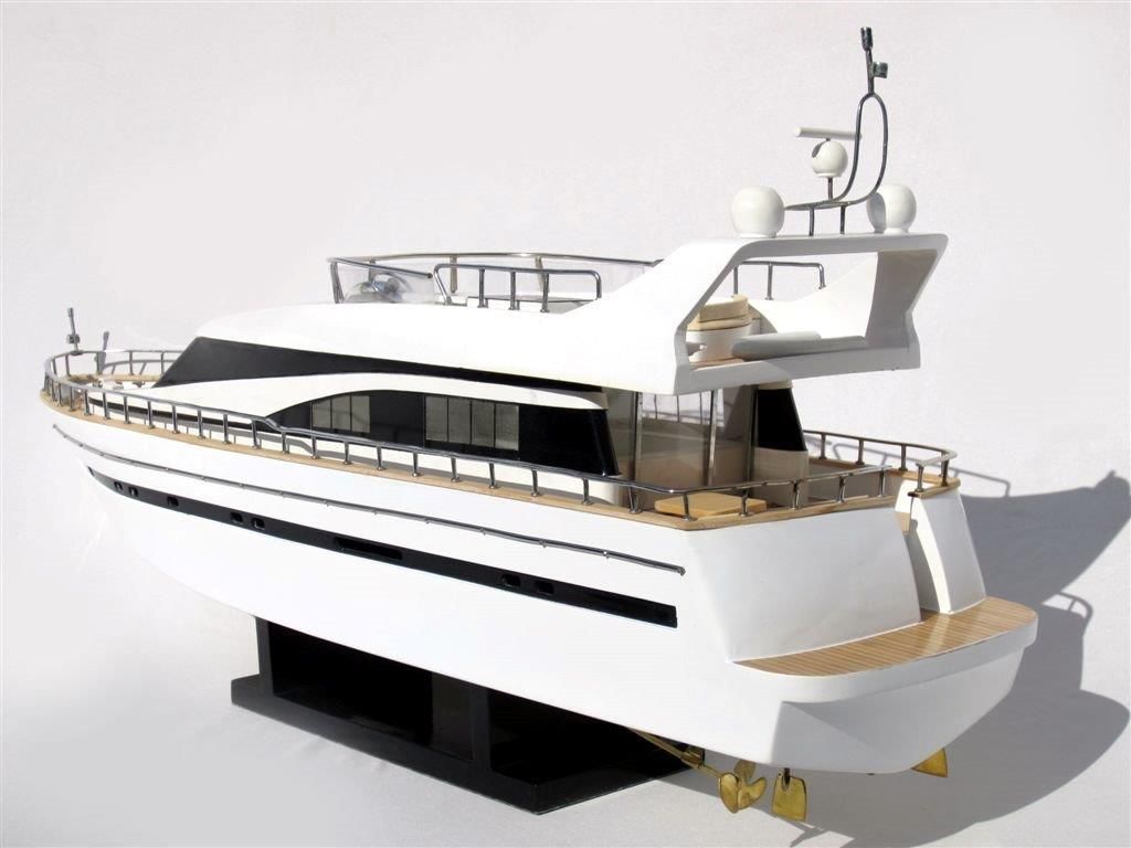 Astondoa 73 Model Boat - GN