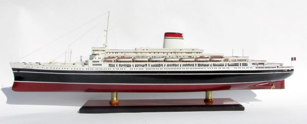 SS Leonardo Da Vinci Black & Red Hull Ship Model - GN