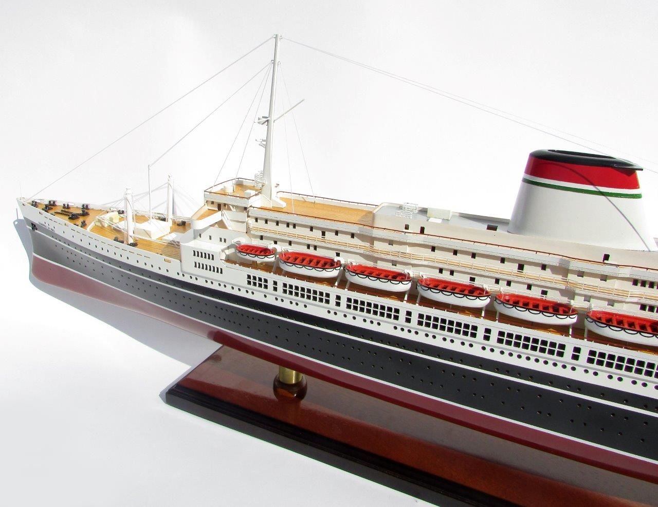 SS Leonardo Da Vinci Black & Red Hull Ship Model - GN