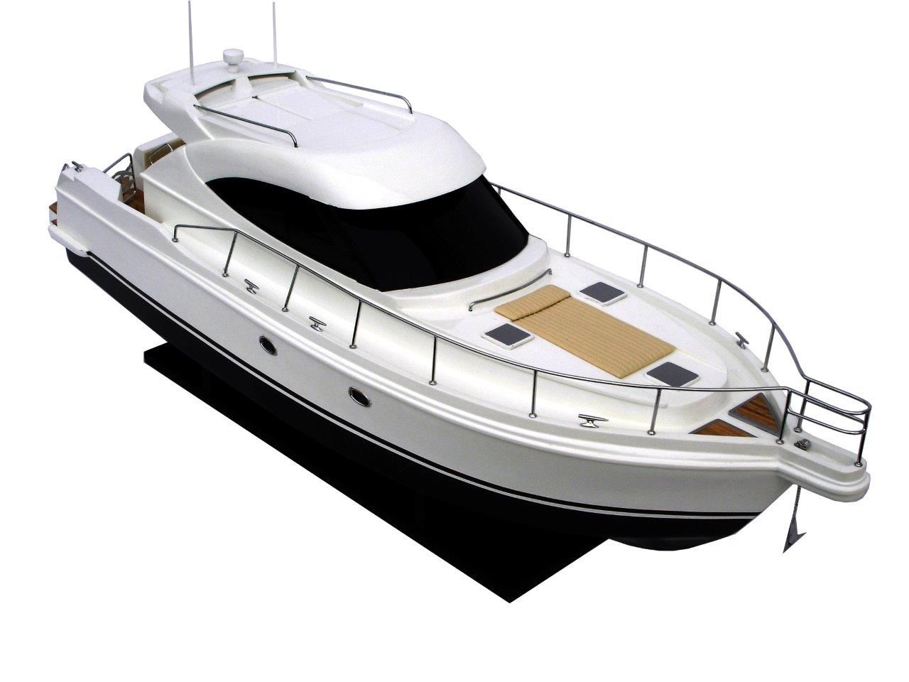 Riviera 4700 Model Boat - GN