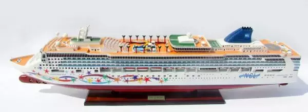 Norwegian Pearl Model Ship - GN