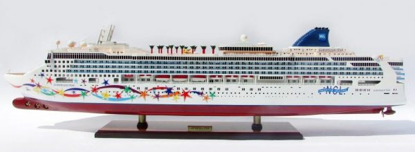 Norwegian Star Ship Model - GN
