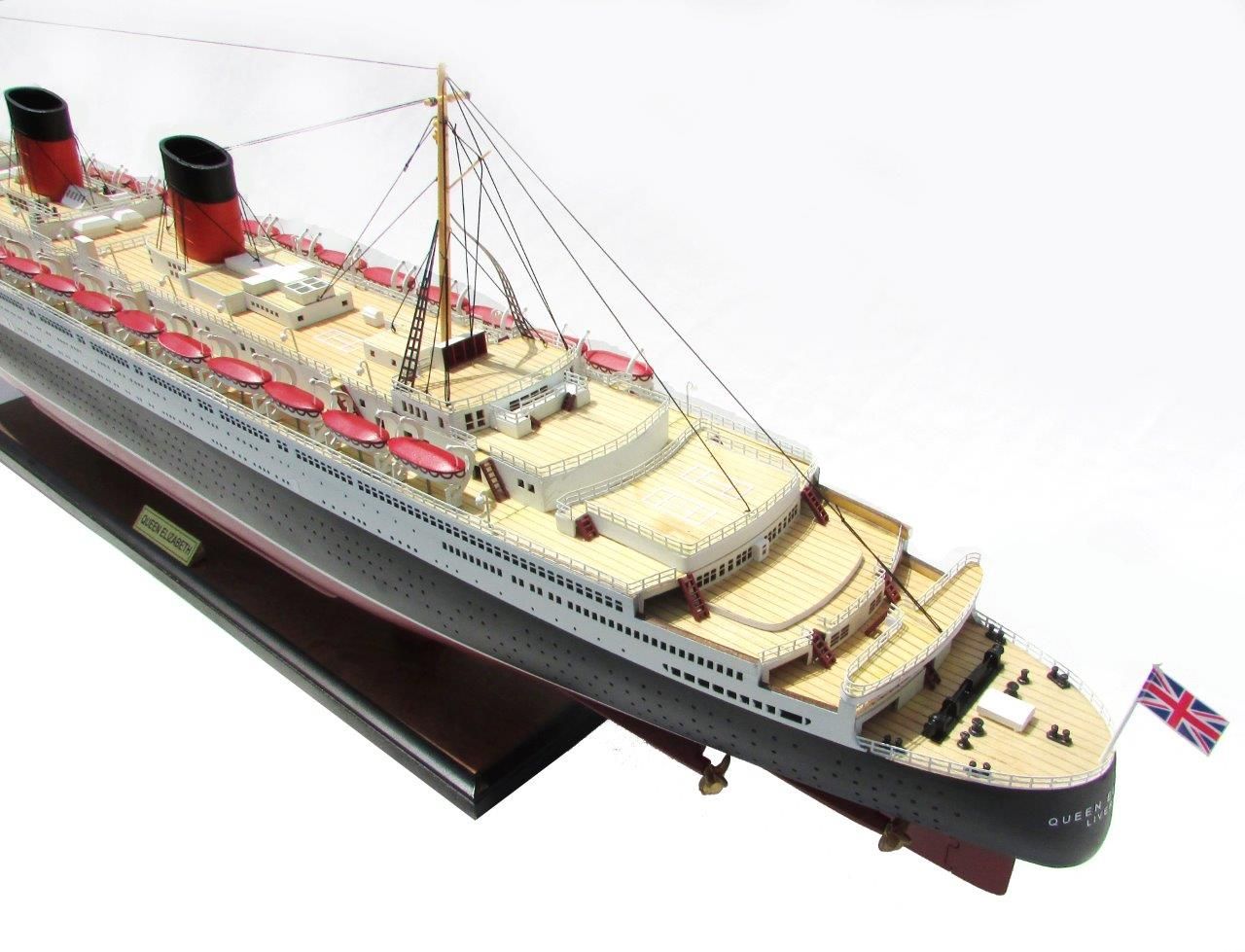 Queen Elizabeth Model Ship - GN