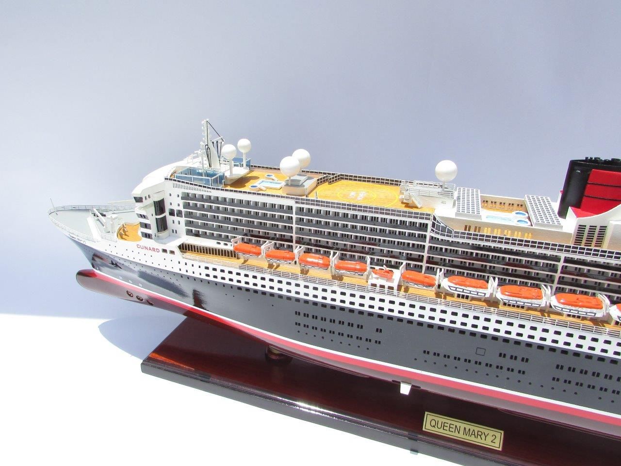 Queen Mary 2 Wooden Model Ship - GN (CS0001P-80)