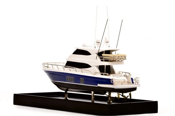 Maritimo 70 Model Yacht