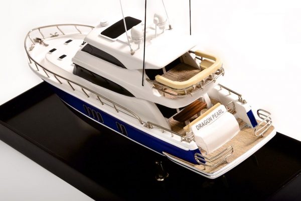 Maritimo 70 Model Yacht