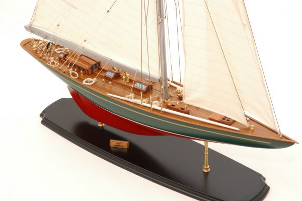 Shamrock Model Yacht (Superior Range) - PSM