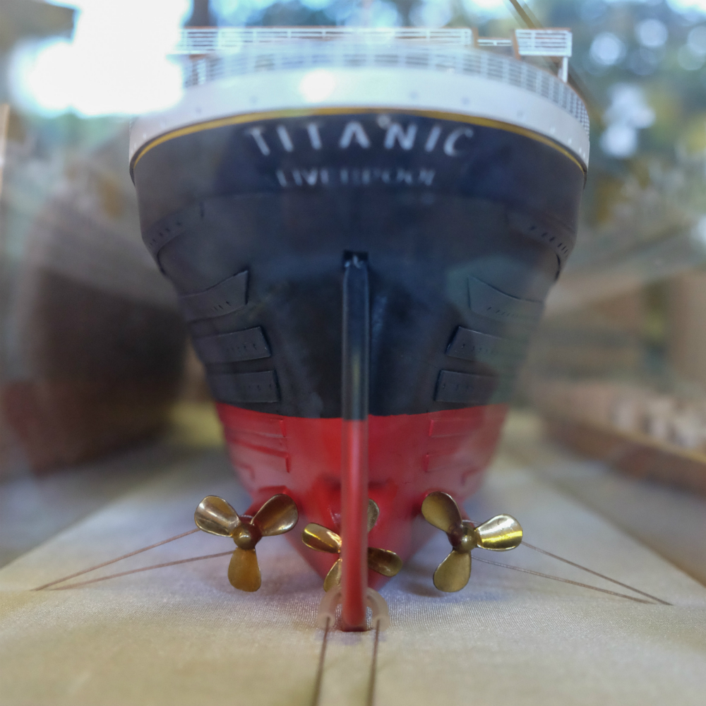 Titanic Complete Static Model Boat Kit - Mantua Models (725-9 excluding Motor)