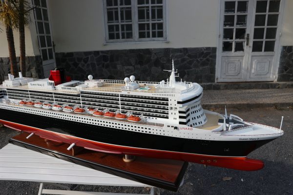 Queen Mary 2 Painted - GN