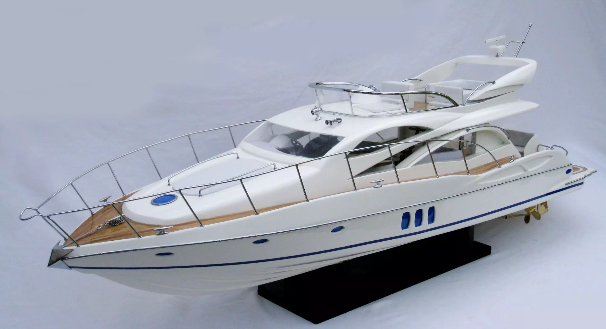 Sunseeker 60 Model Ship - GN