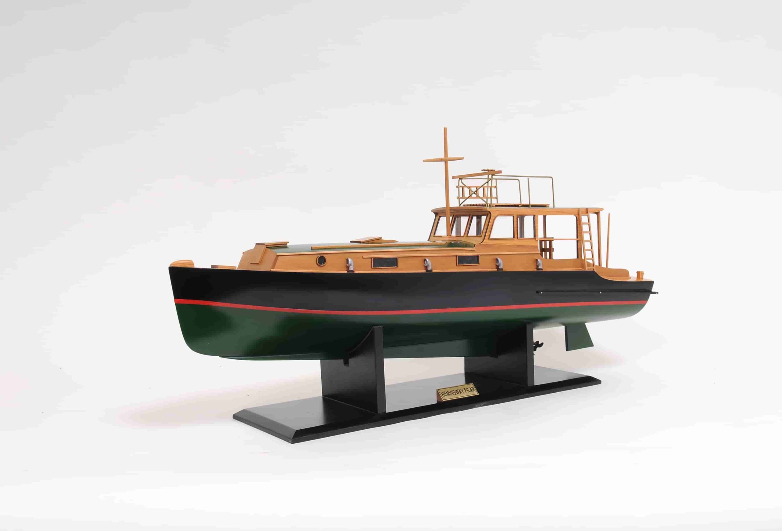 Hemingway Pilar Fishing Model Ship - OMH (B198)