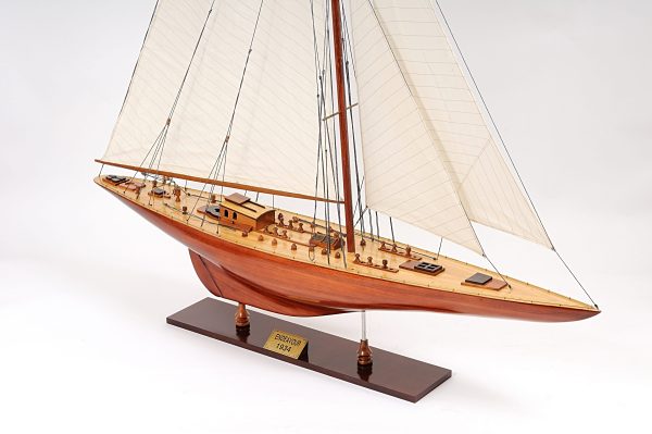 Endeavour XL Model Ship - OMH (Y019)