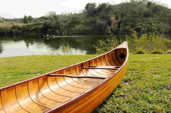 Ribbed Canoe (16ft) - OMH (K033)