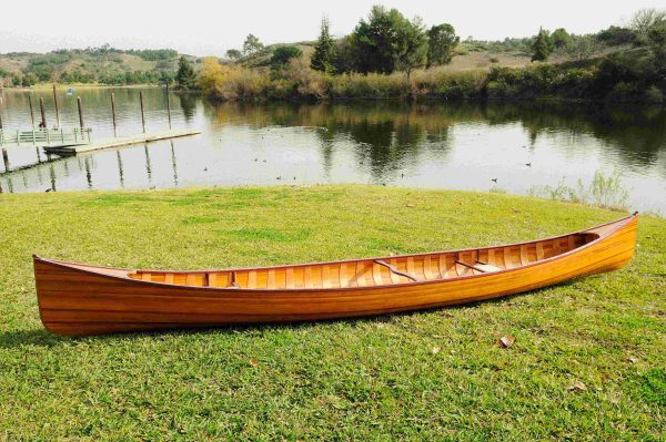 Ribbed Canoe (18ft) - OMH (K013)