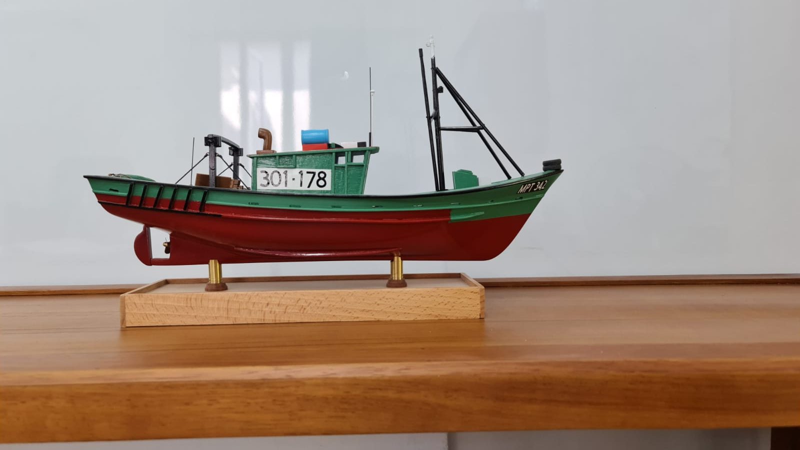 Shrimp Trawler Model - PSM0018