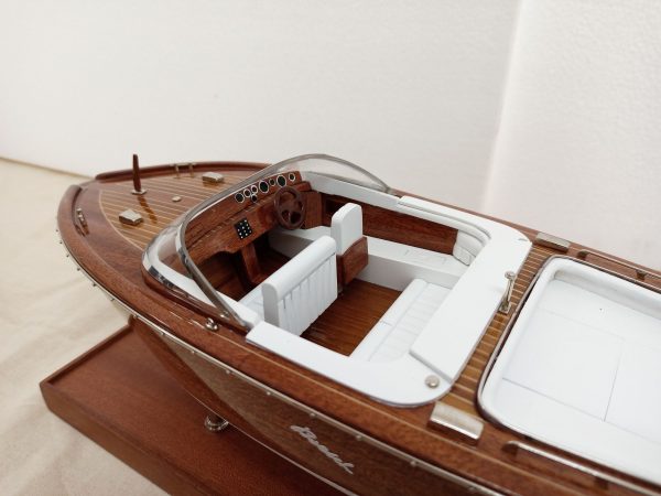 Boesch 710 Model Boat – PSM5432